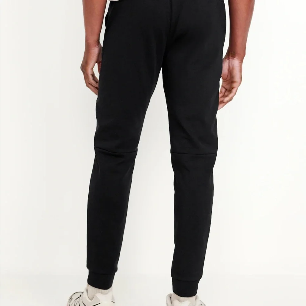 New Men’s Old Navy Black Fleece Joggers Medium